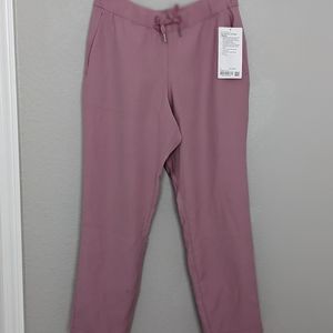 NWT Lululemon On the Fly 7/8 Woven size 8 in Pink Taupe